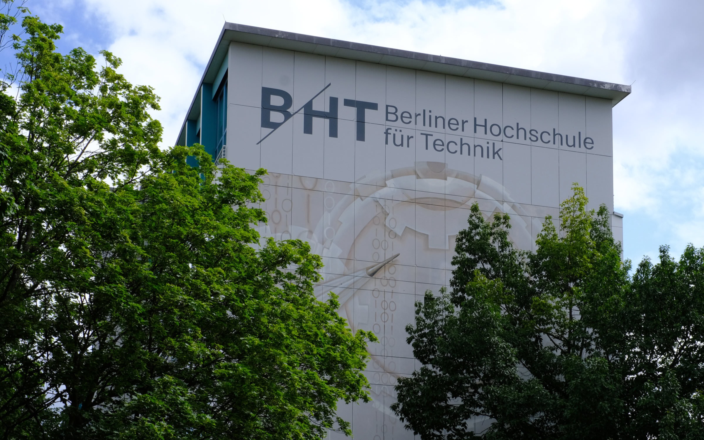 Fonts in Use: Typeface Case for the new corporate design of the Berliner Hochschule für Technik